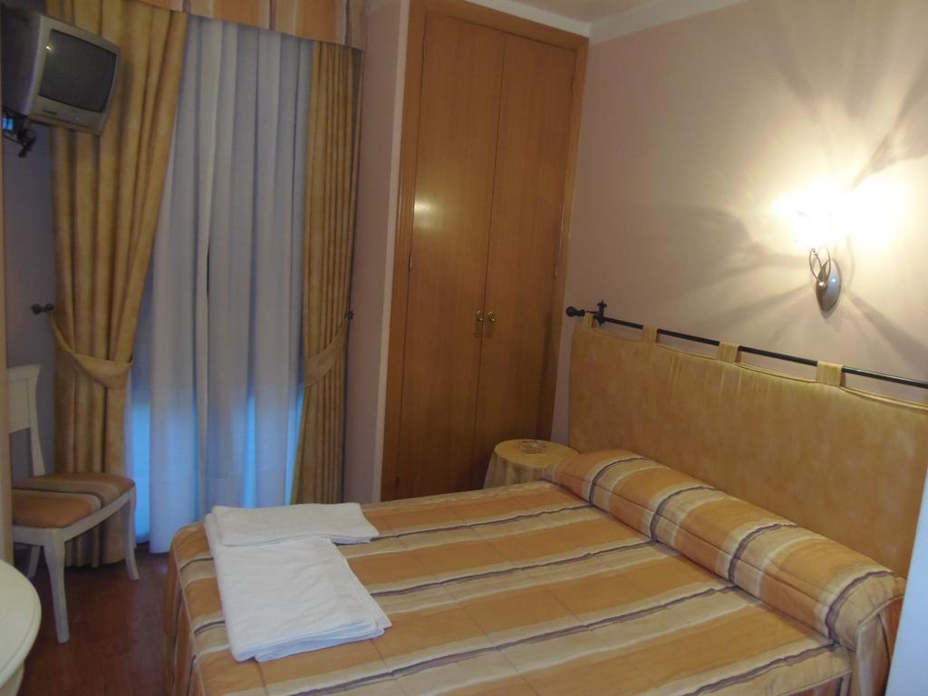 Hostal Stop Cantalejo Zewnętrze zdjęcie